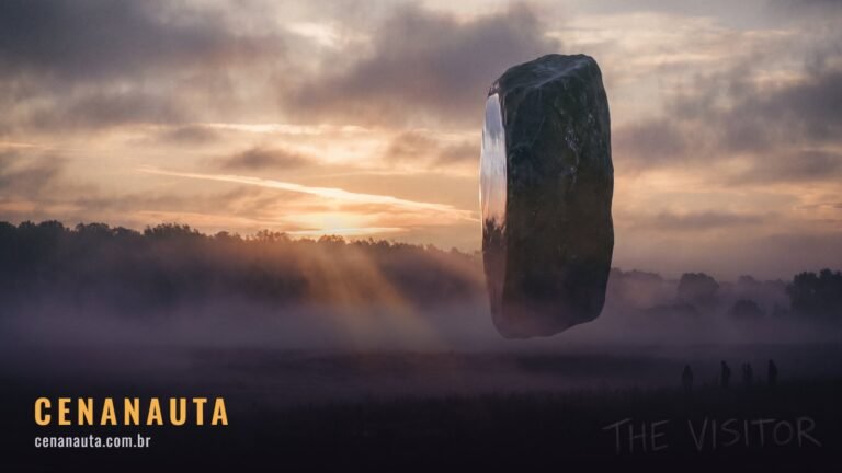 Melhores filmes de ficção científica: monólito pairando sobre campo enevoado ao amanhecer