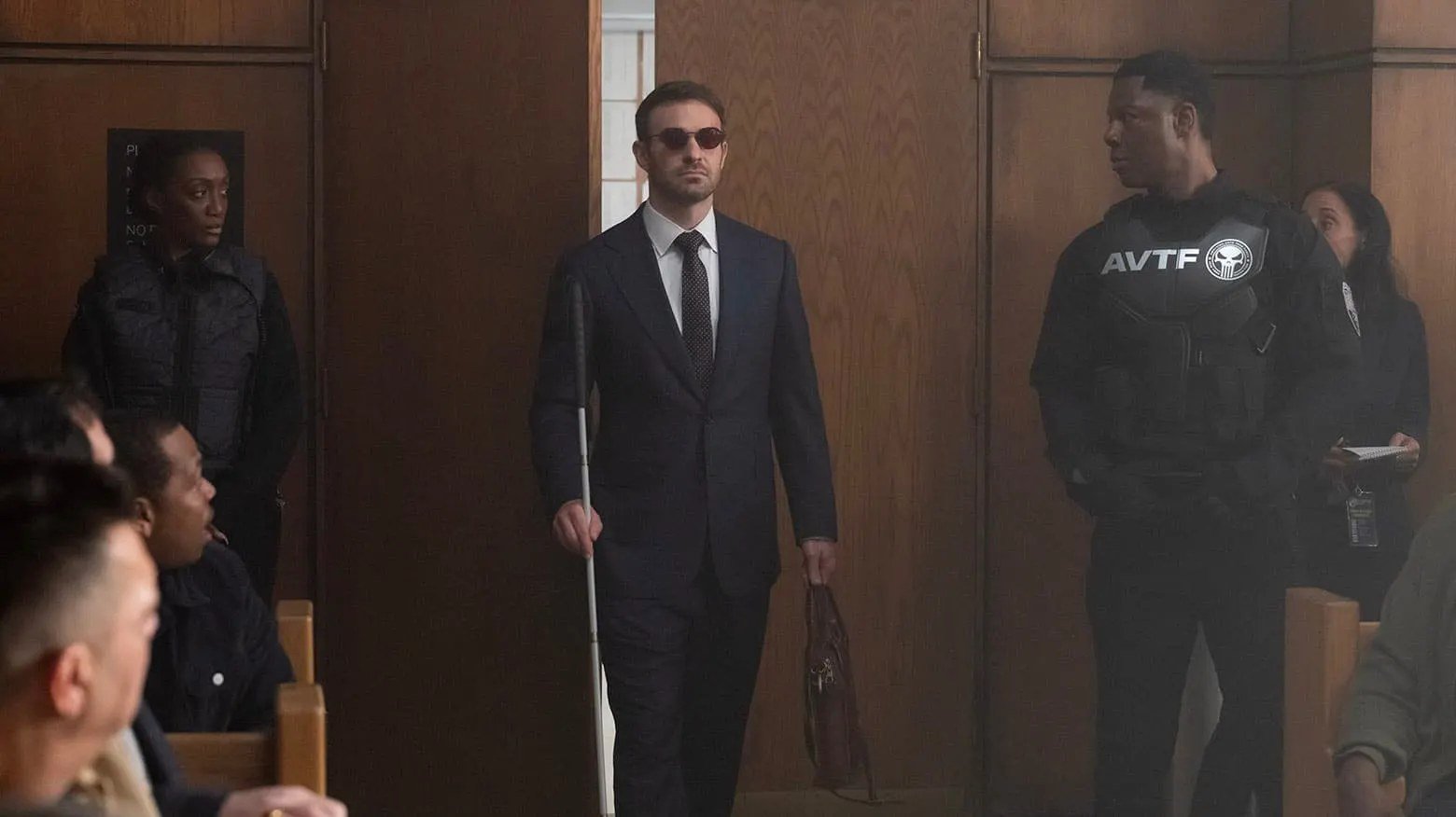 Charlie Cox como Matt Murdock em cena de Demolidor: Renascido
