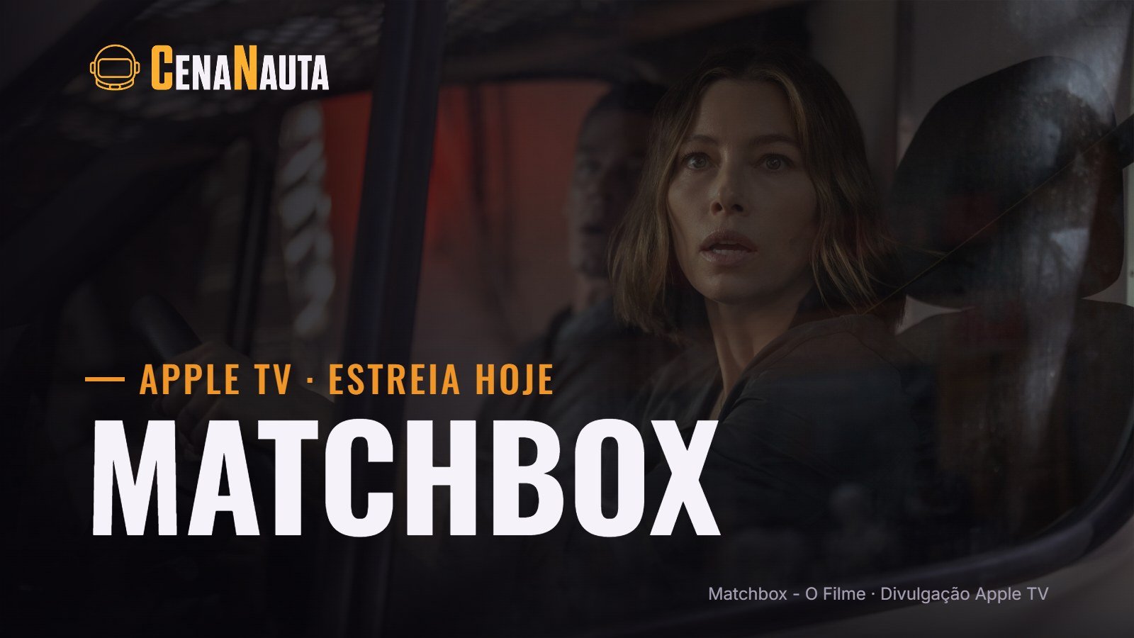 John Cena e Jessica Biel num carro em cena de Matchbox: O Filme